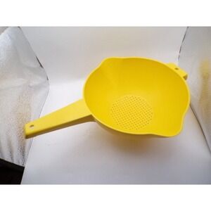 Tupperware Yellow Strainer Colander Bowl with Handle Kitchen Gadget